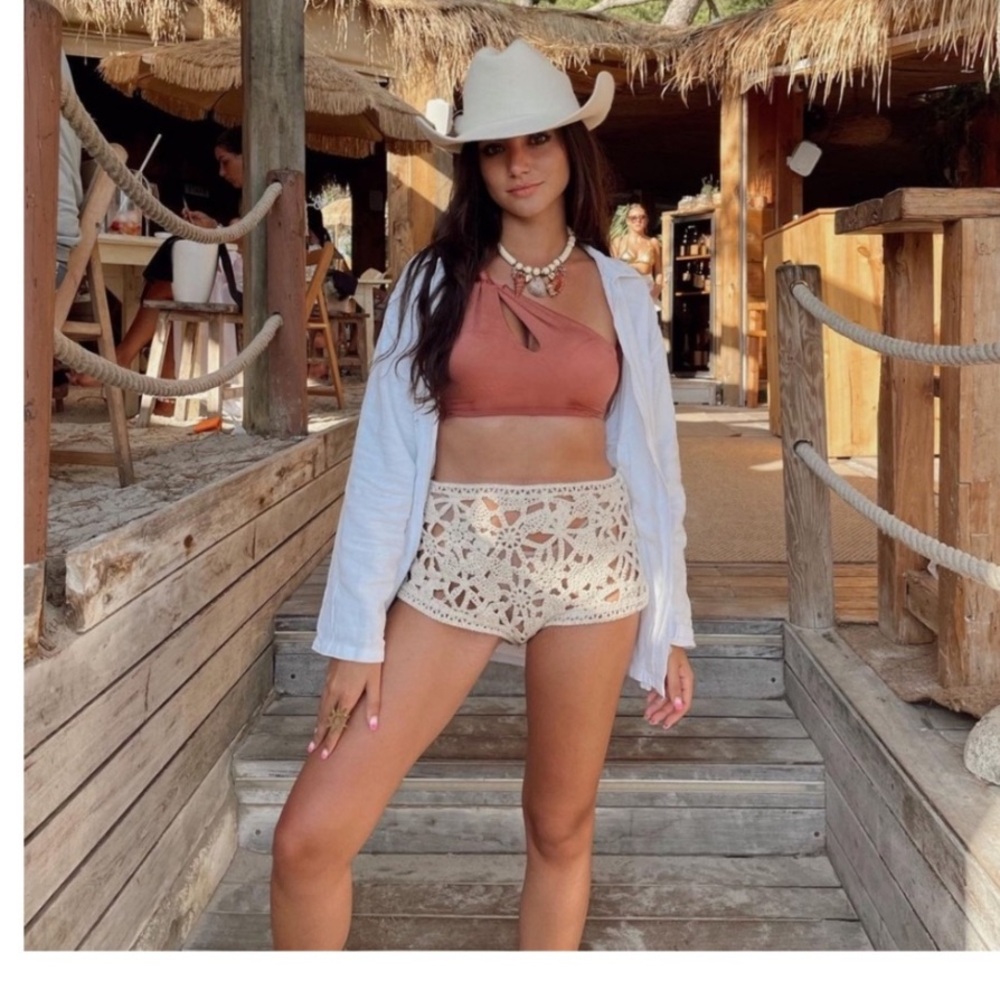 Zara Ecru Crochet Shorts - Picture 9 of 16